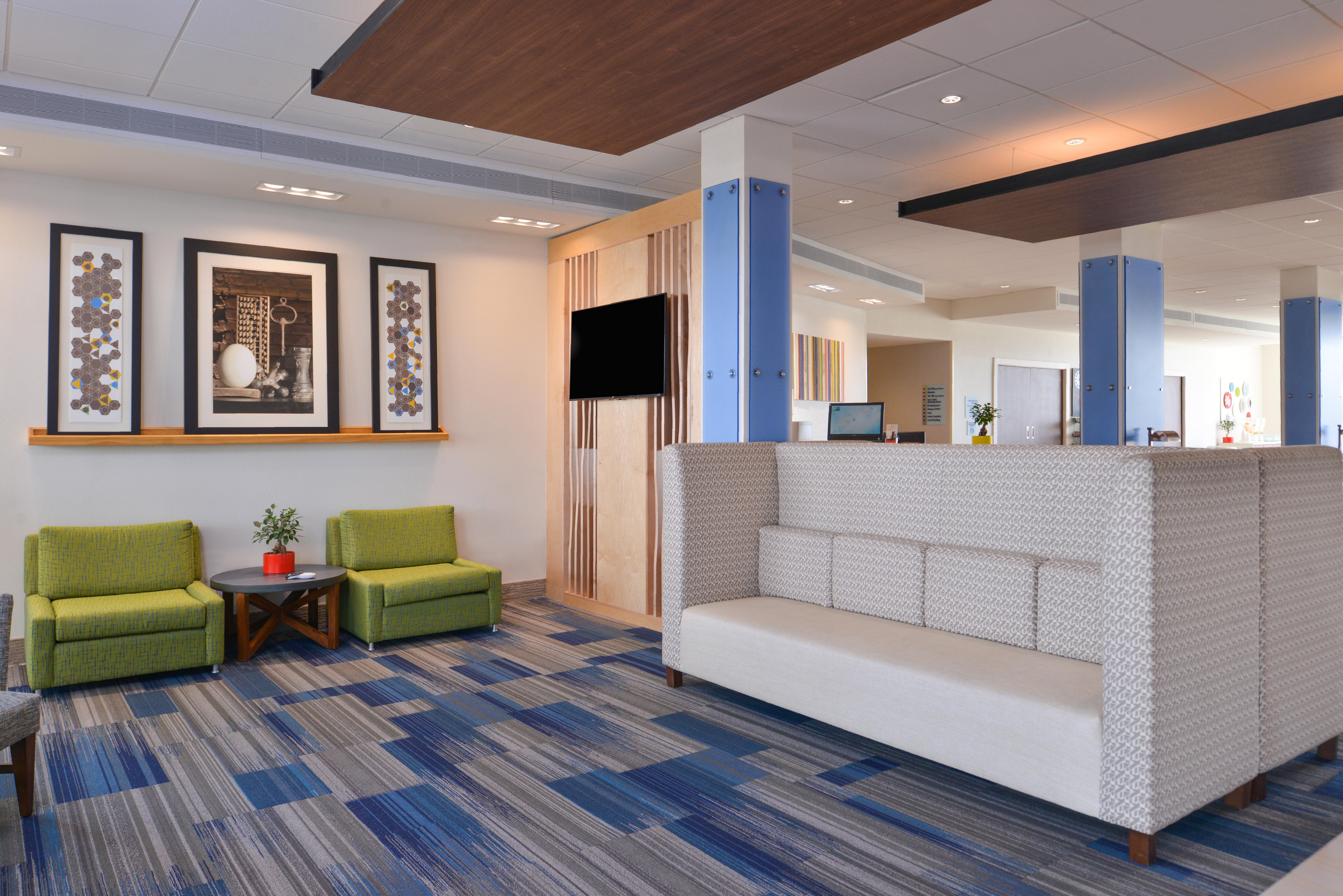 Holiday Inn Express & Suites Trinity By Ihg Exterior foto