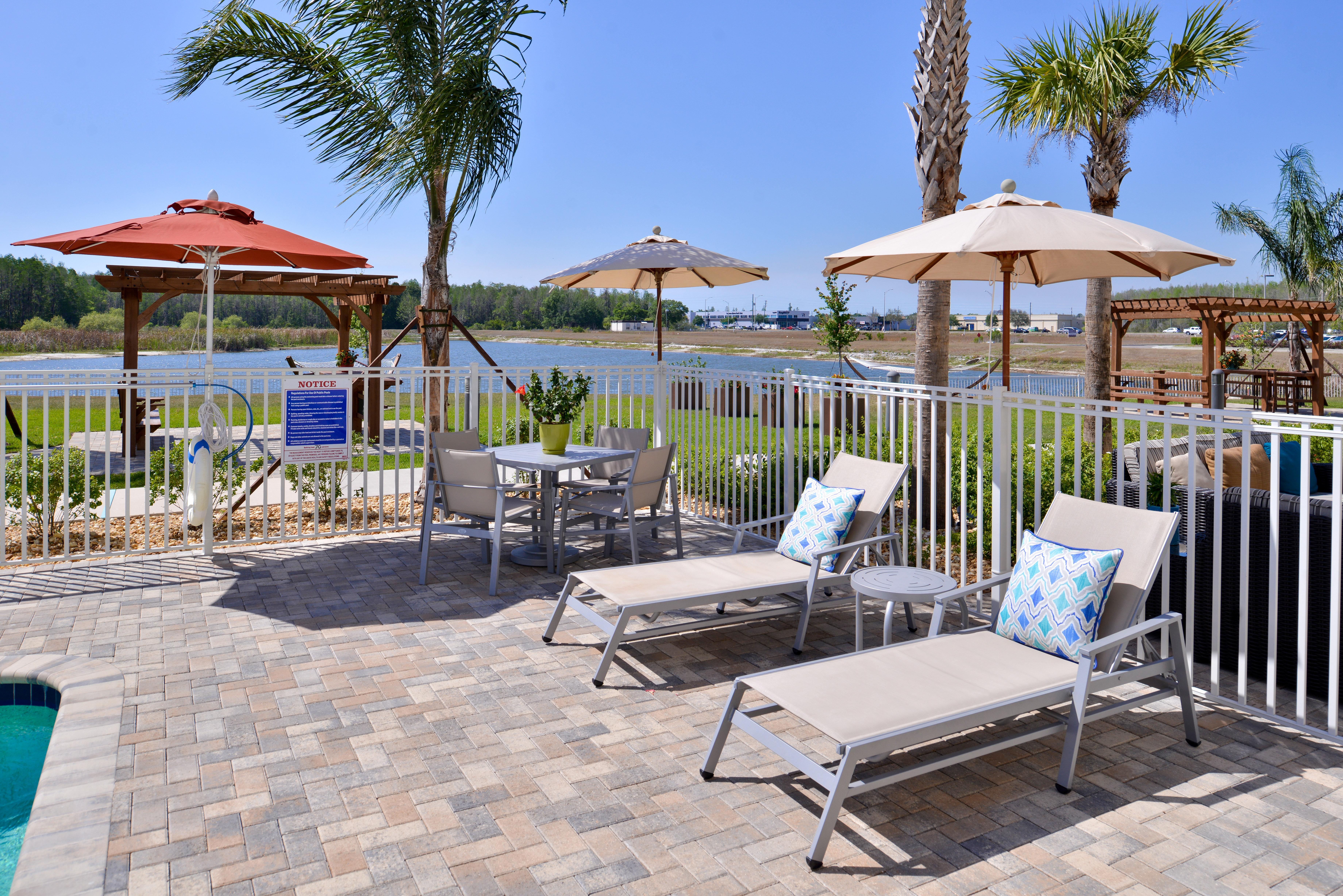 Holiday Inn Express & Suites Trinity By Ihg Exterior foto